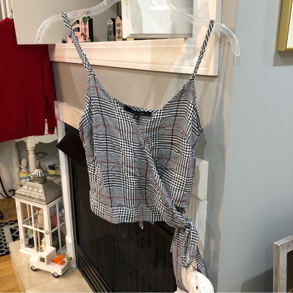 NEW New Look Houndstooth Plaid Wrap Tie Crop Top Blouse